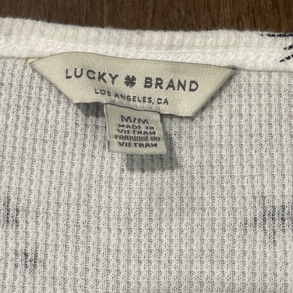 Lucky Brand Waffle Knit Tee Women's Size Medium Star Moon Print‎ Black White - Picture 4 of 11
